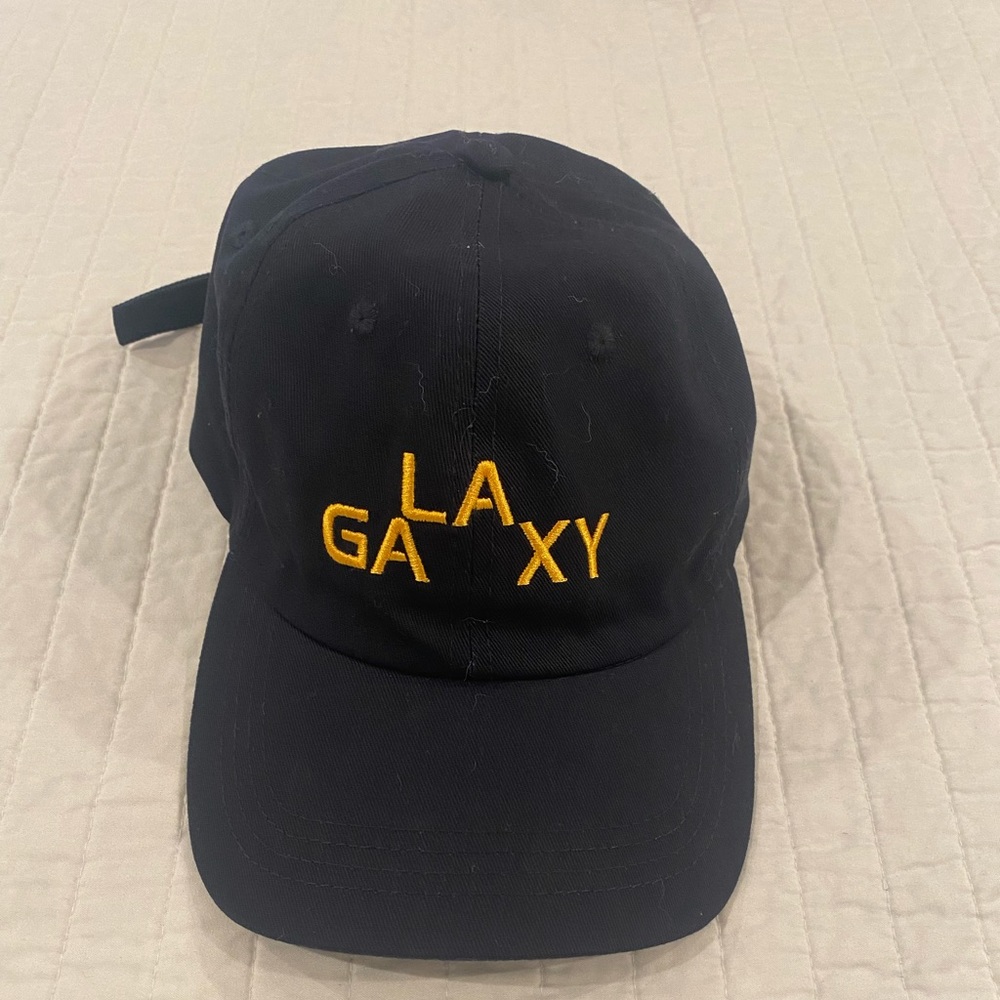 LA Galaxy cap. Navy/yellow. Adjustable back.